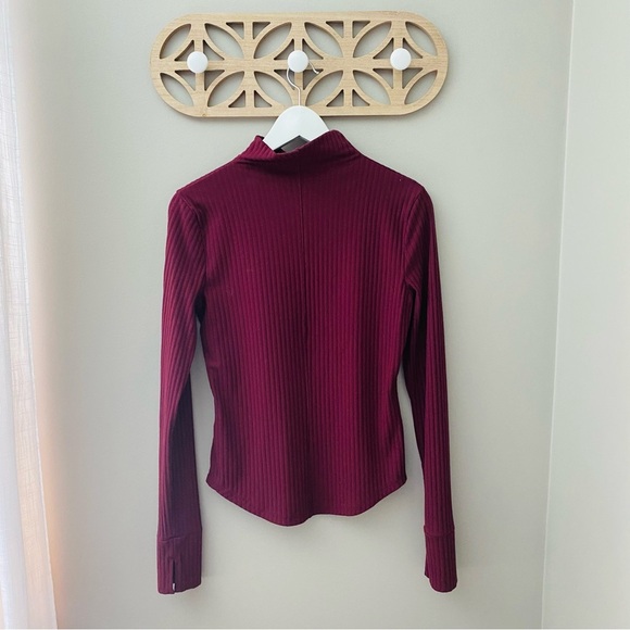 Madewell Ribbed Long Sleeve Turtle Neck Top Maroon Sz Medium - Picture 7 of 9